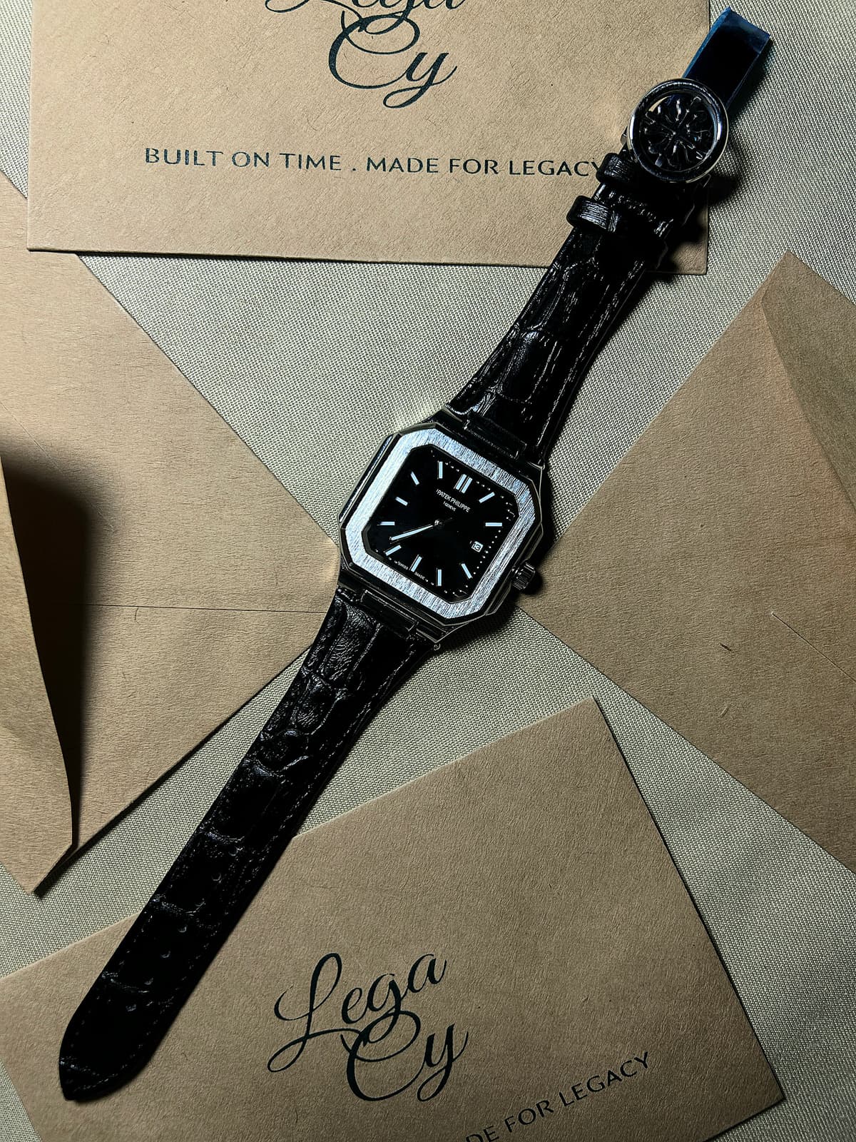 Nautilus Black Octagon Classic